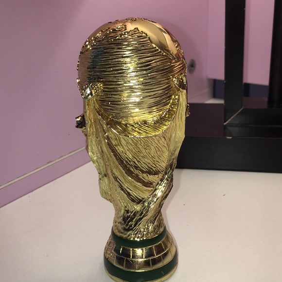 Mini FIFA World Cup trophy - Picture 2 of 3